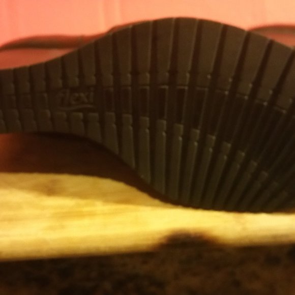 Flexis All Leather BOOTIES WITH NEW  WITHOUT BOX.....  ***   SHOES STILL MINT ! - Picture 4 of 7